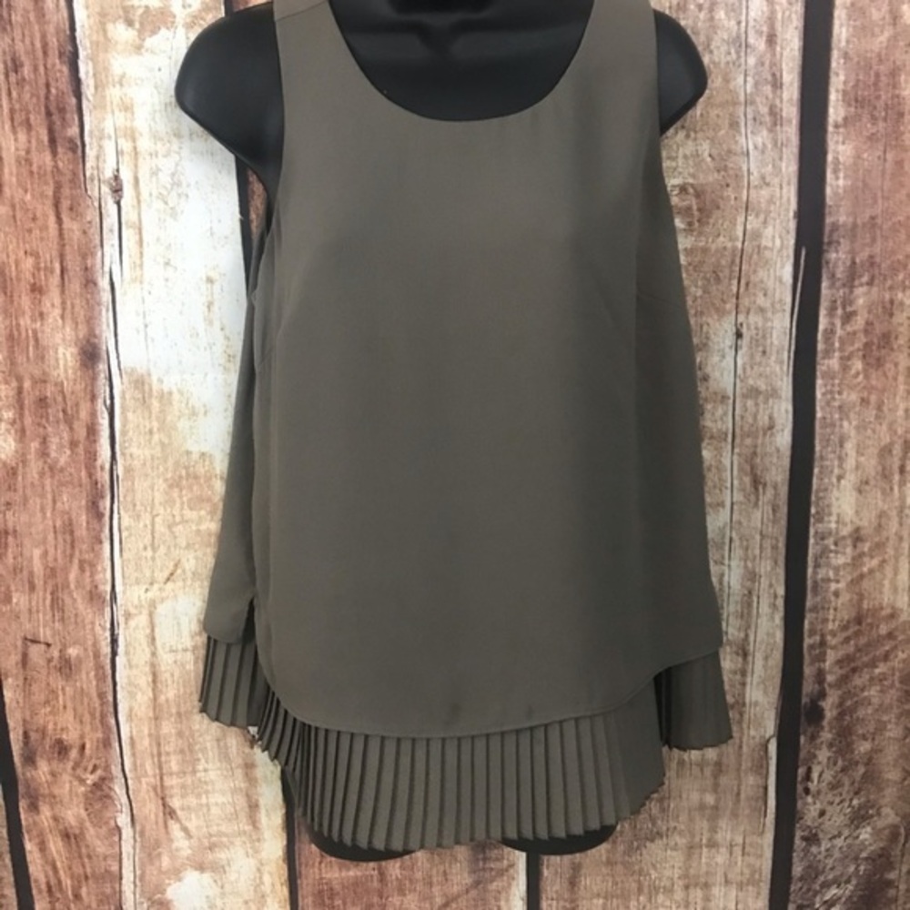 Banana Republic Sleeveless Blouse Small